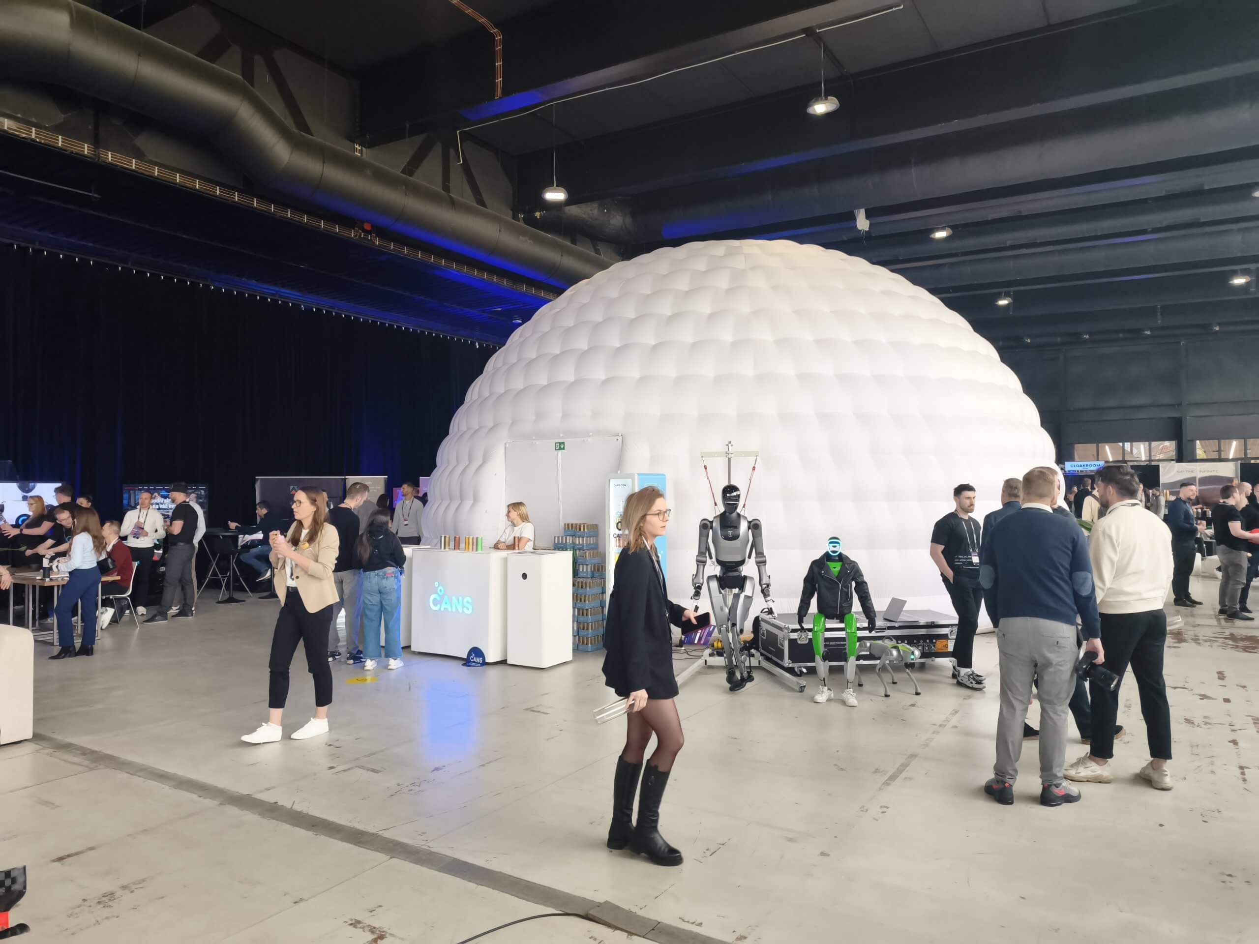 CC Future - humanoidní roboti